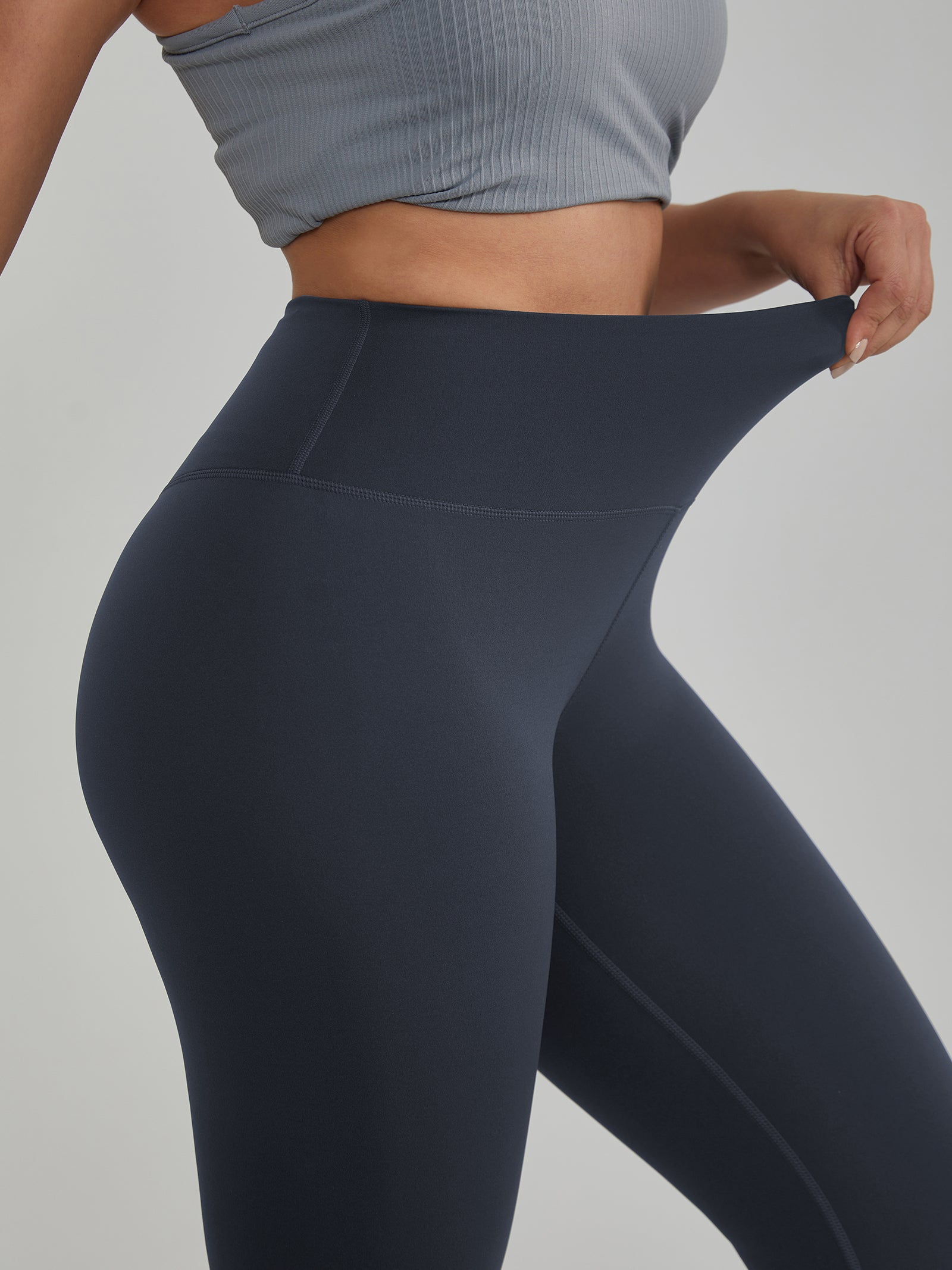 High-Waisted Yoga Pants Equipped with a Discreet Large Pocket