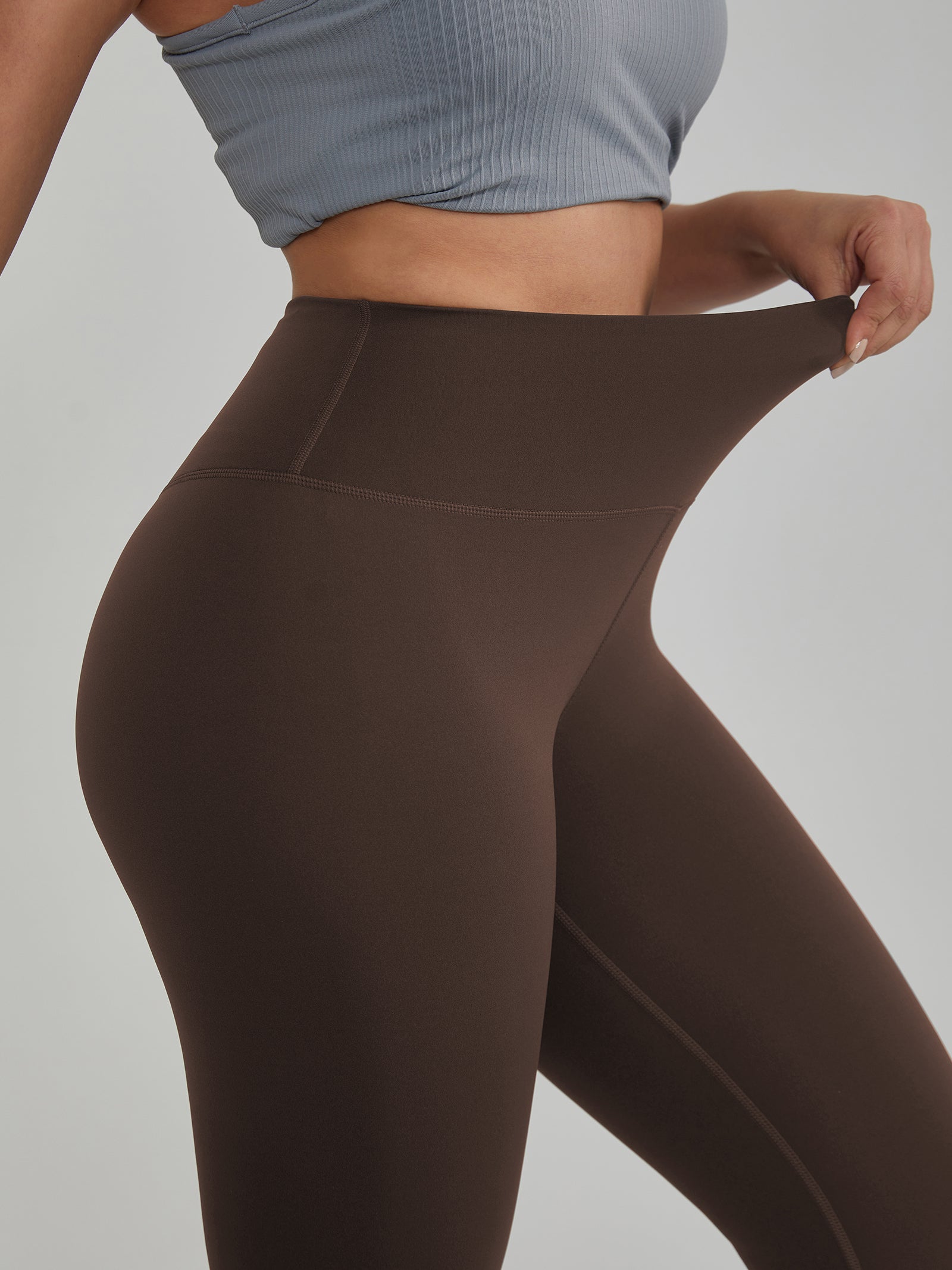 High-Waisted Yoga Pants Equipped with a Discreet Large Pocket